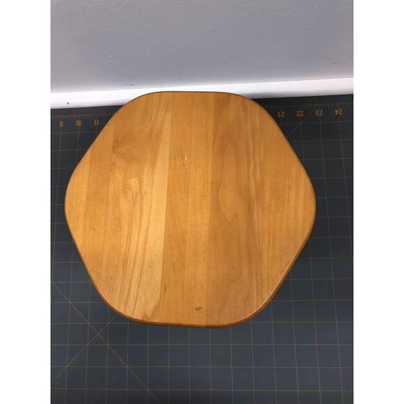 Longaberger 1998 Hexagon Basket with Wooden lid and liner - Picture 2 of 7